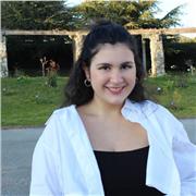 Profesora de Inglés, Francés y Español imparte clases a niños y a adultos